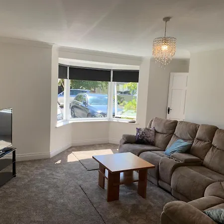 Beautiful 4 Bedroom Luxurious House *