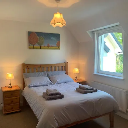 Beautiful 4 Bedroom Luxurious House Dom wakacyjny *