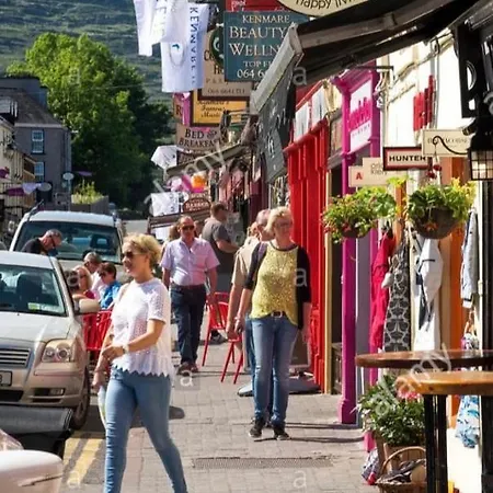 Hébergement de vacances Beautiful 4 Bedroom Luxurious House